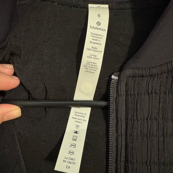 Lululemon Women's non stop Black Bomber reversible Jacket size 6 NWOT - Picture 6 of 13
